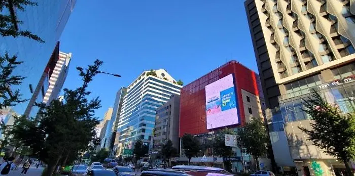 Hongdae Station Direct Access * 서울특별시